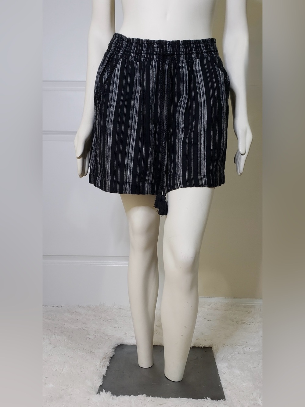 Briggs New York Linen Blend Pull On Shorts  With Tassel Tie Casual  Size Large